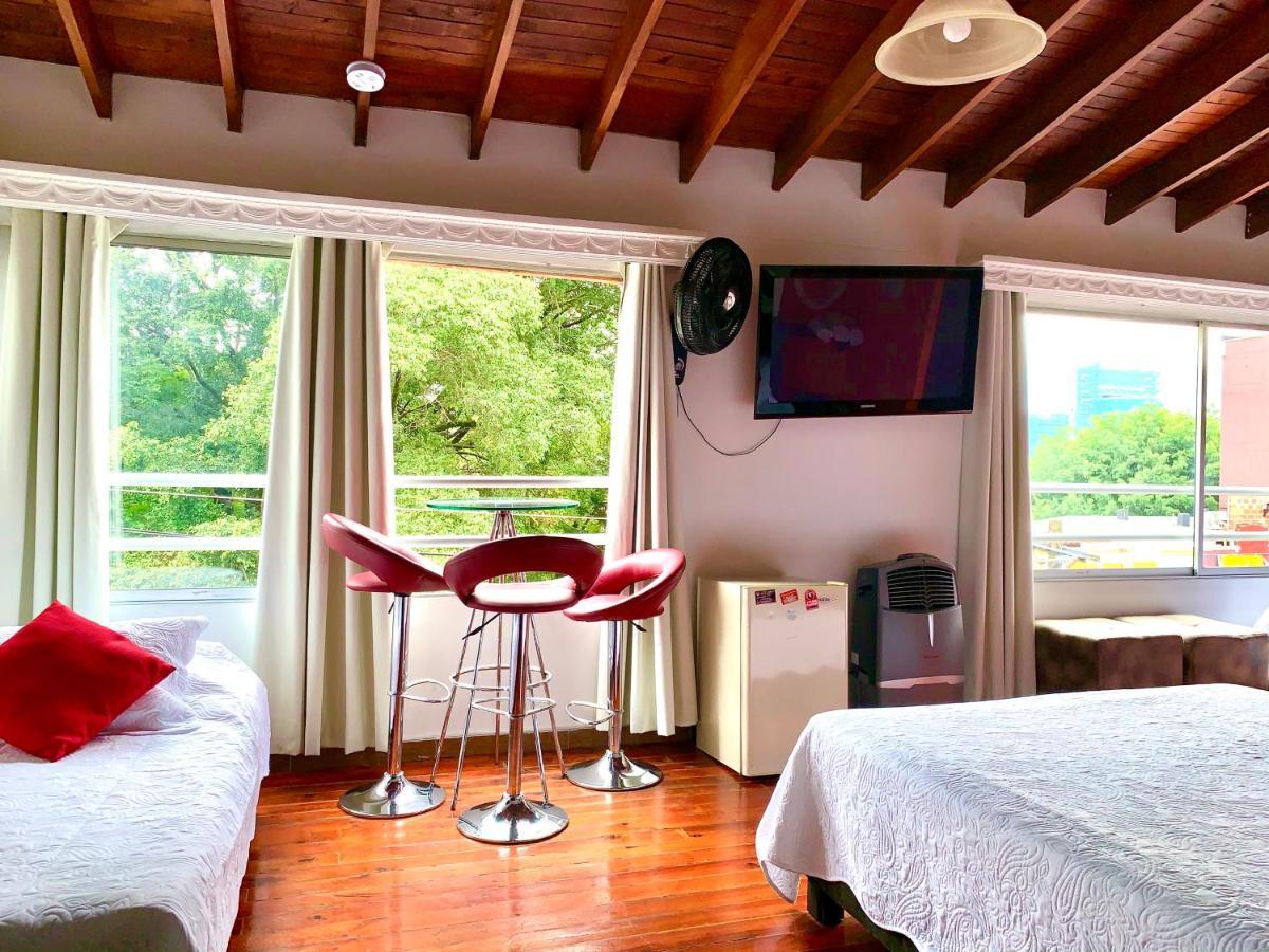 Hotel Lleras Premium #1 Медельин Экстерьер фото