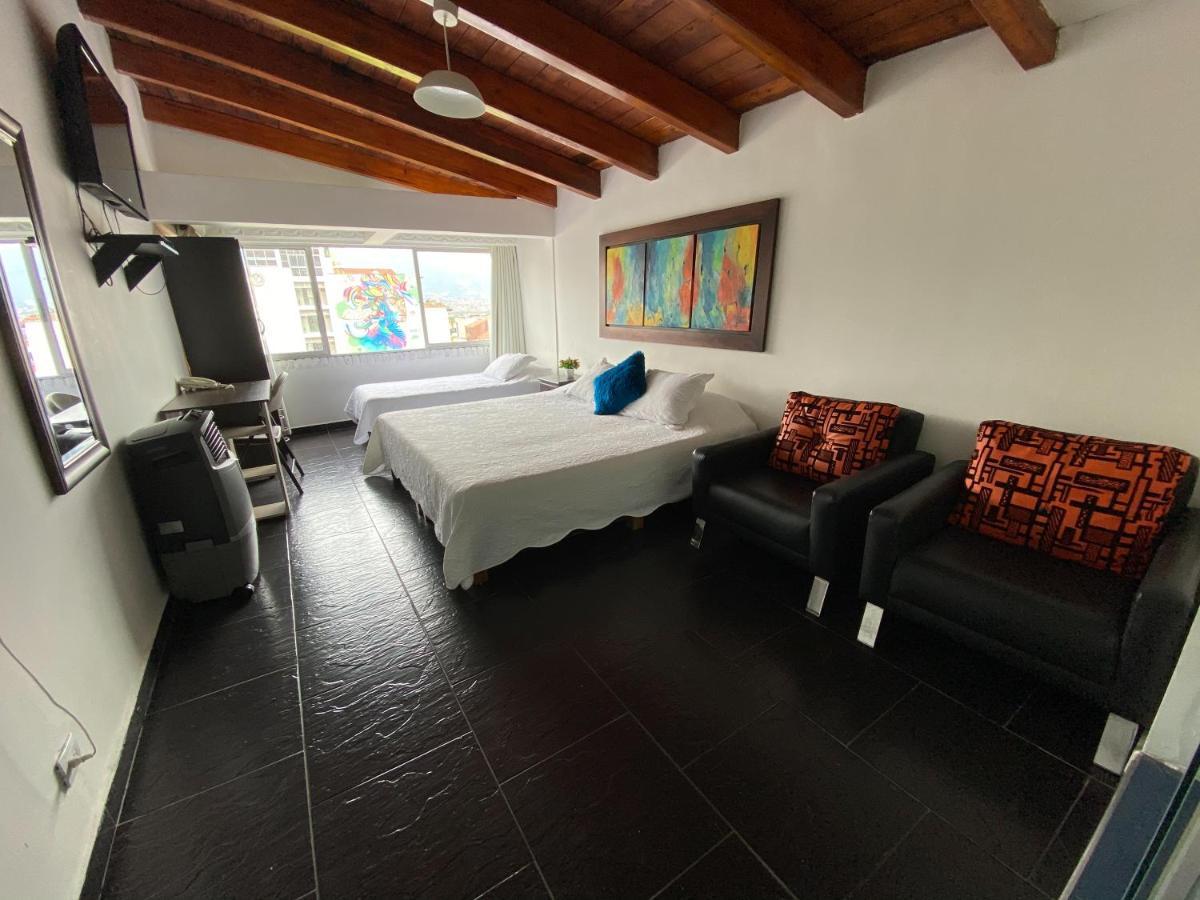 Hotel Lleras Premium #1 Медельин Экстерьер фото