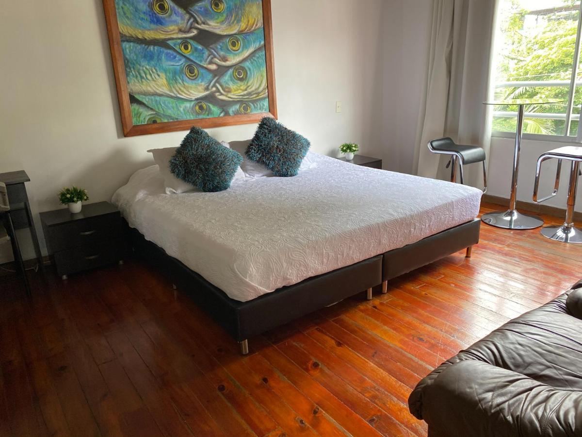 Hotel Lleras Premium #1 Медельин Экстерьер фото