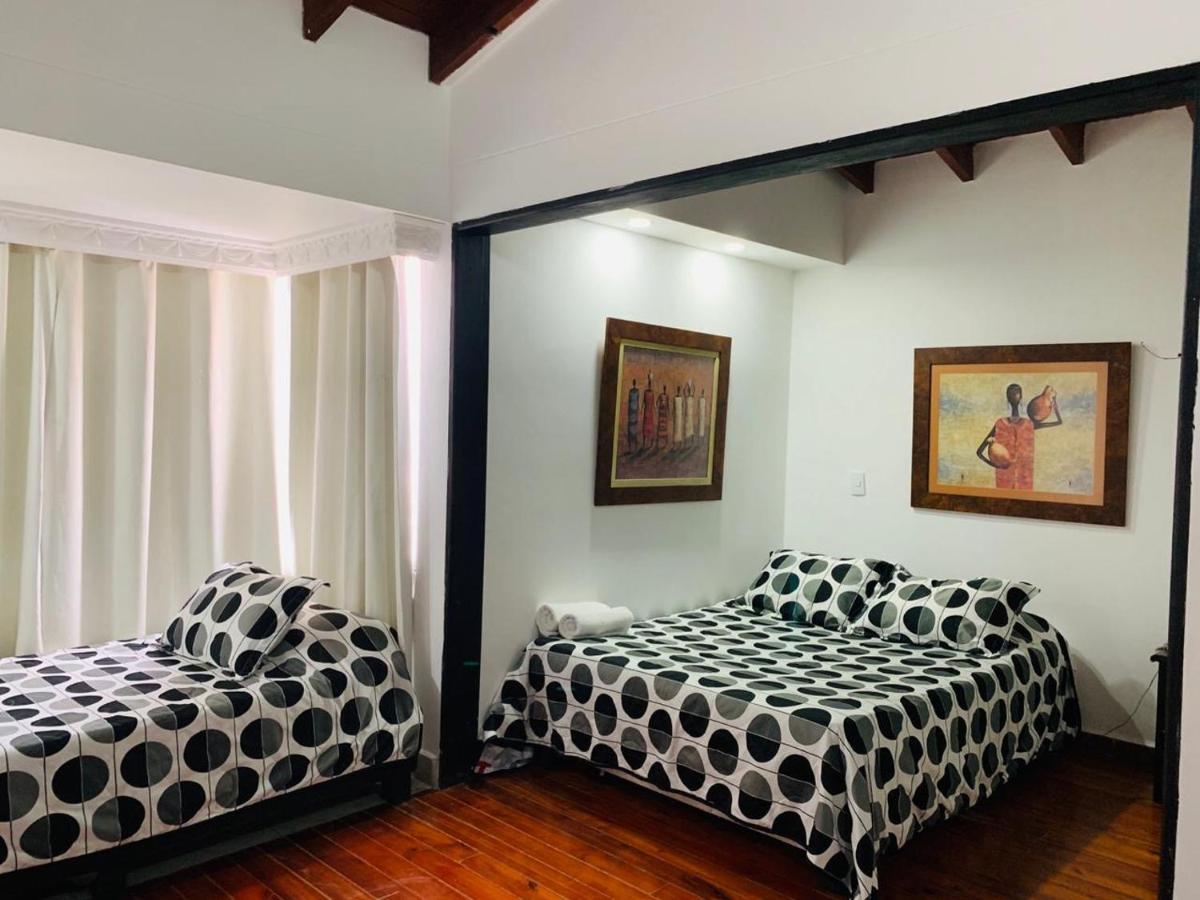 Hotel Lleras Premium #1 Медельин Экстерьер фото