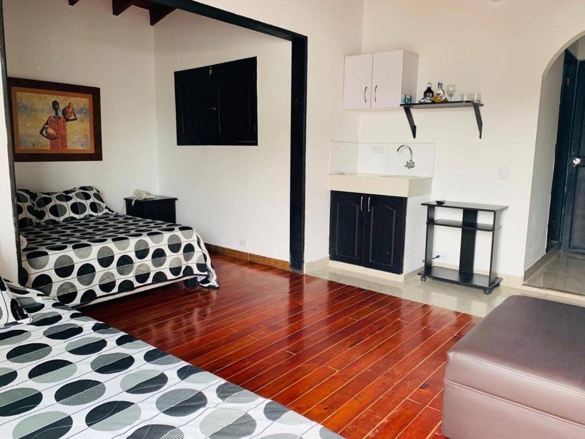 Hotel Lleras Premium #1 Медельин Экстерьер фото